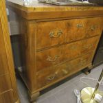 685 2438 CHEST OF DRAWERS